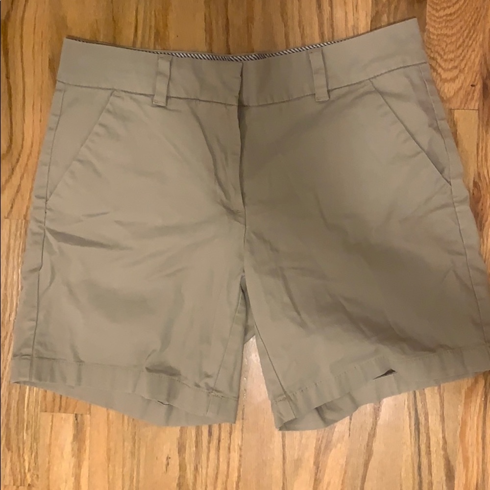 Tommy Hilfiger khaki shorts women’s
